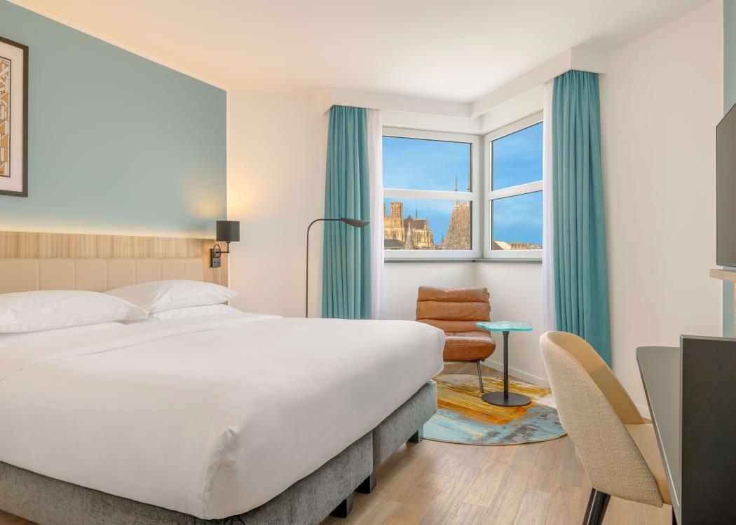 04_xcrrp_guestroom-king-403