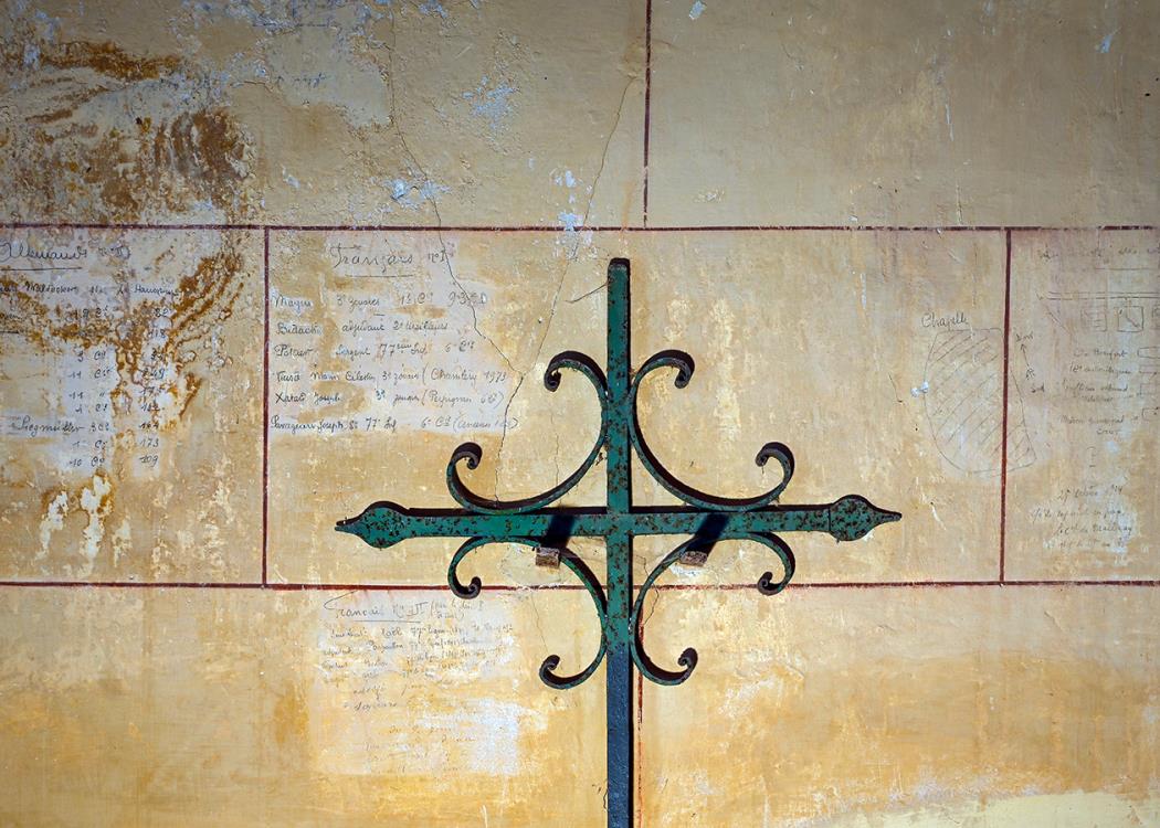 Chapelle et cimentière de Mondement