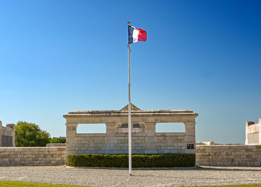 100-Site-funeraires-et-memoriels-14-18-Souain-Monument-ossuaire-de-la-Legion-etrangere-11062025-©-Christophe-Manquillet
