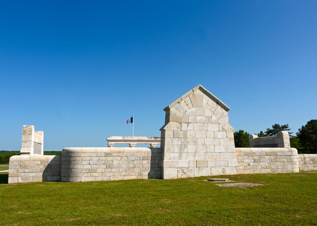 113-Site-funeraires-et-memoriels-14-18-Souain-Monument-ossuaire-de-la-Legion-etrangere-11062025-©-Christophe-Manquillet