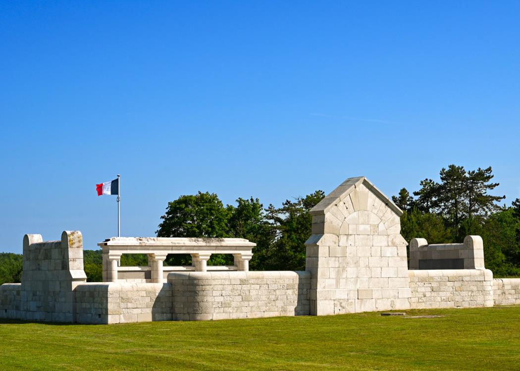 117-Site-funeraires-et-memoriels-14-18-Souain-Monument-ossuaire-de-la-Legion-etrangere-11062025-©-Christophe-Manquillet