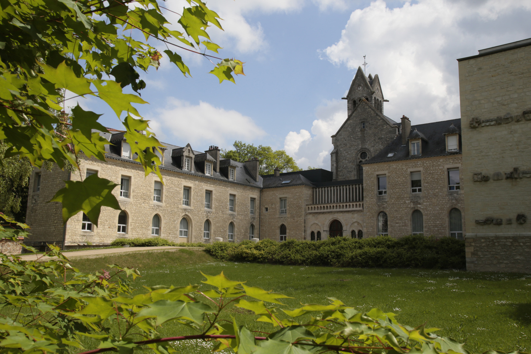 Au Petit Bonheur
