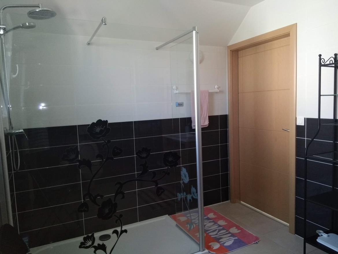 Douche à l'italienne à l'étage 