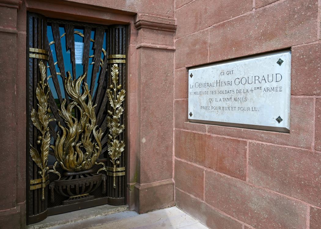 Monument de Navarin - Souain Perthes les Hurlus