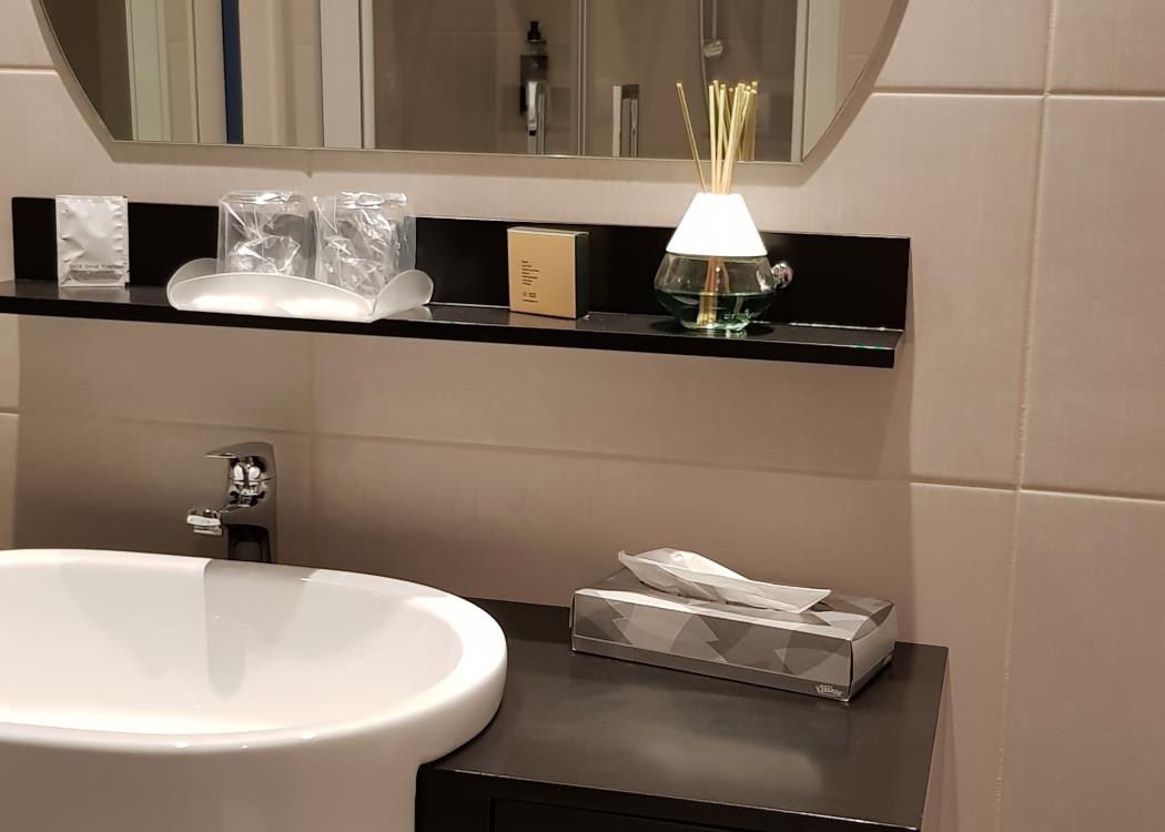 Salle de bain avec douche ou baignoire Salle de bain avec douche ou baignoire