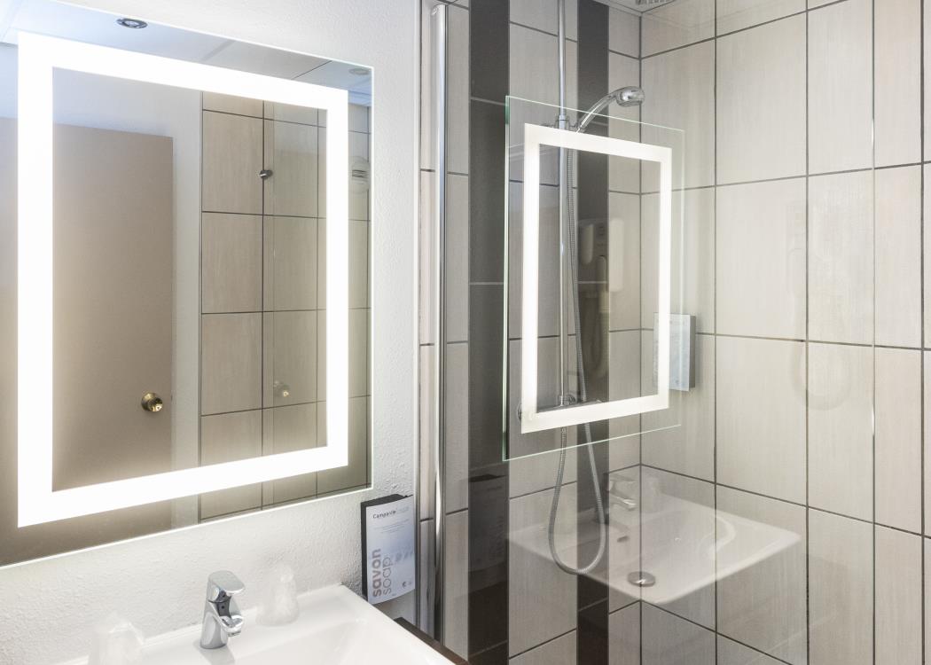 20190923-Campanile-005-AxelCoeuret salle de douche 20190923-Campanile-005-AxelCoeuret salle de douche