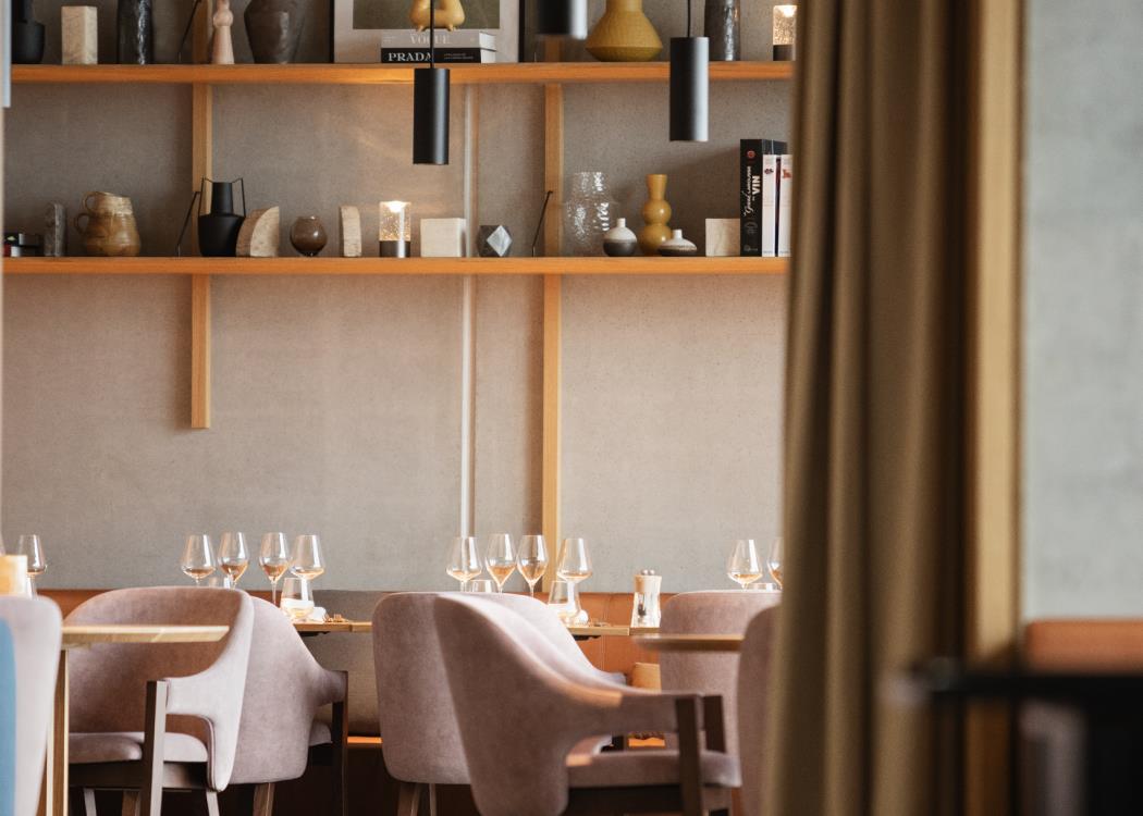 2023-LOISIUM-CHO-7849-Web-ret