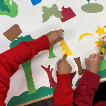 Atelier fresque collective avec Magali Attiogbé