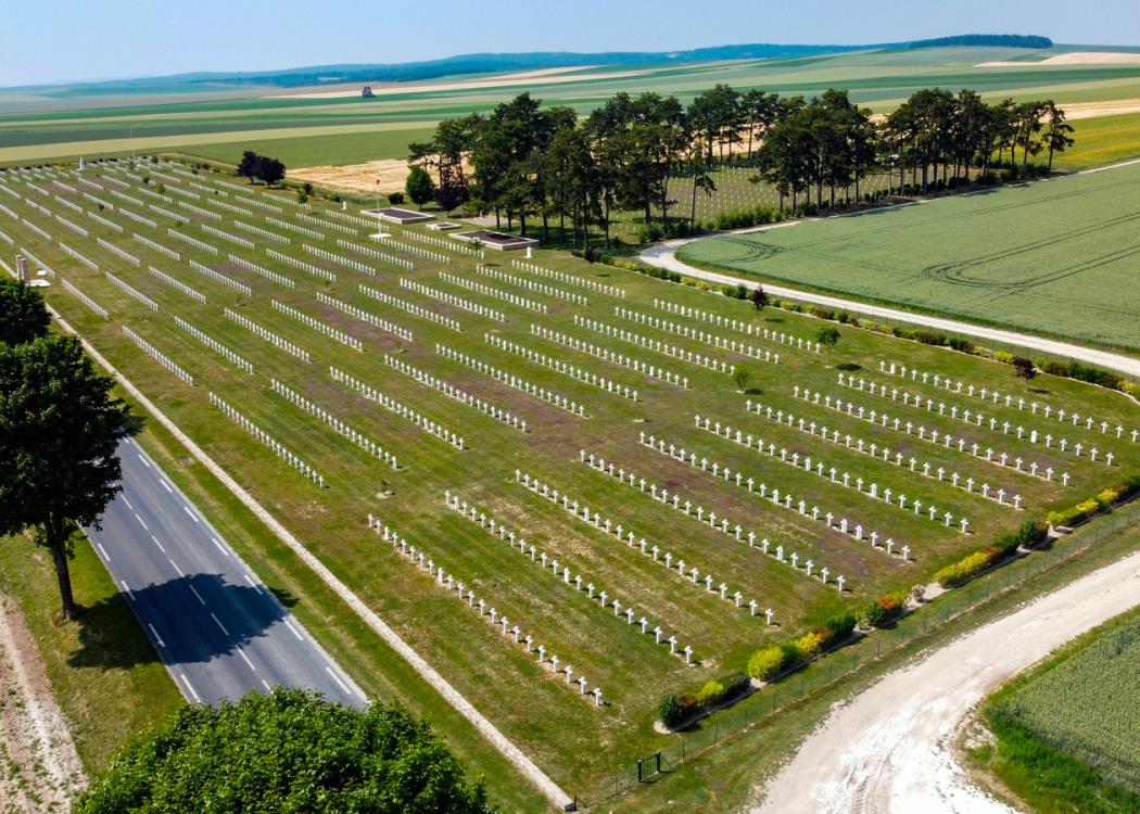 CImetières militaires d'Aubérive
