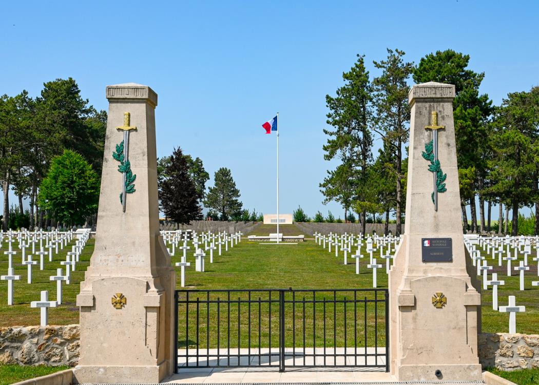 CImetières militaires d'Aubérive