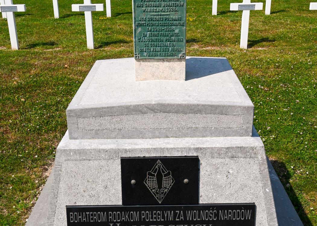 CImetières militaires d'Aubérive