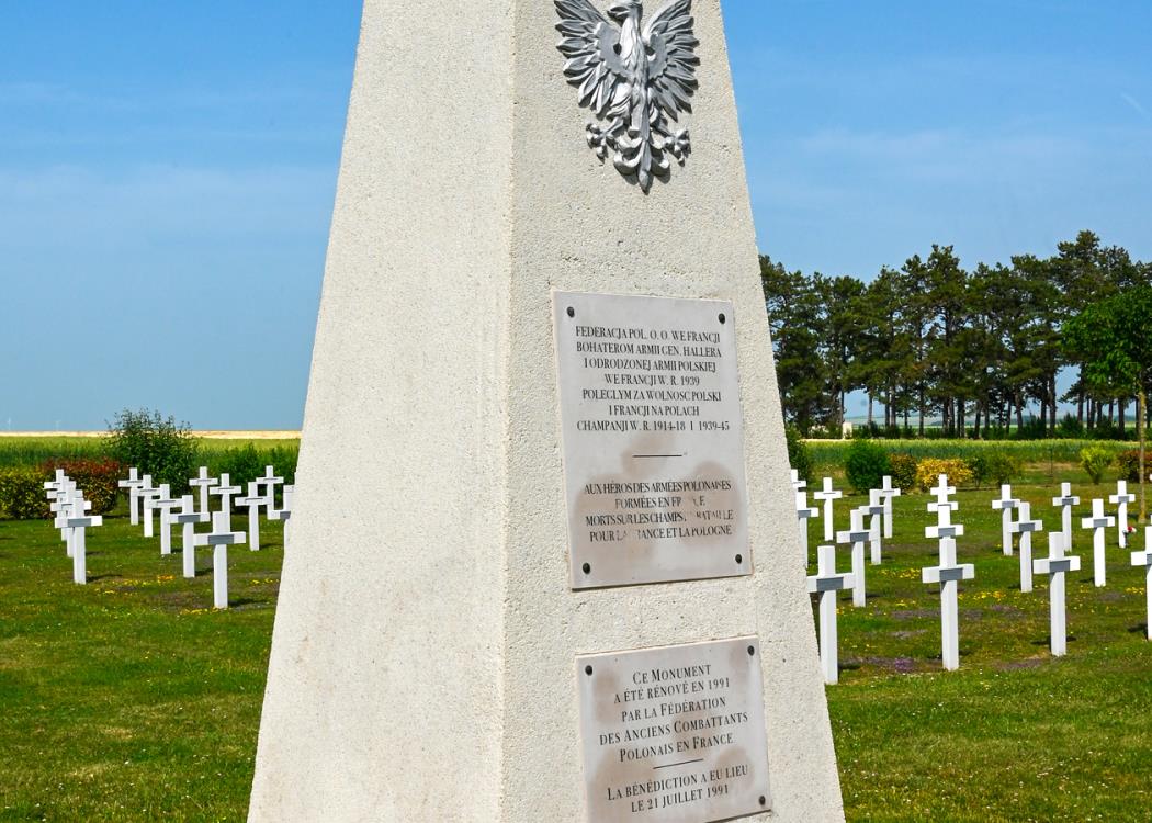 CImetières militaires d'Aubérive