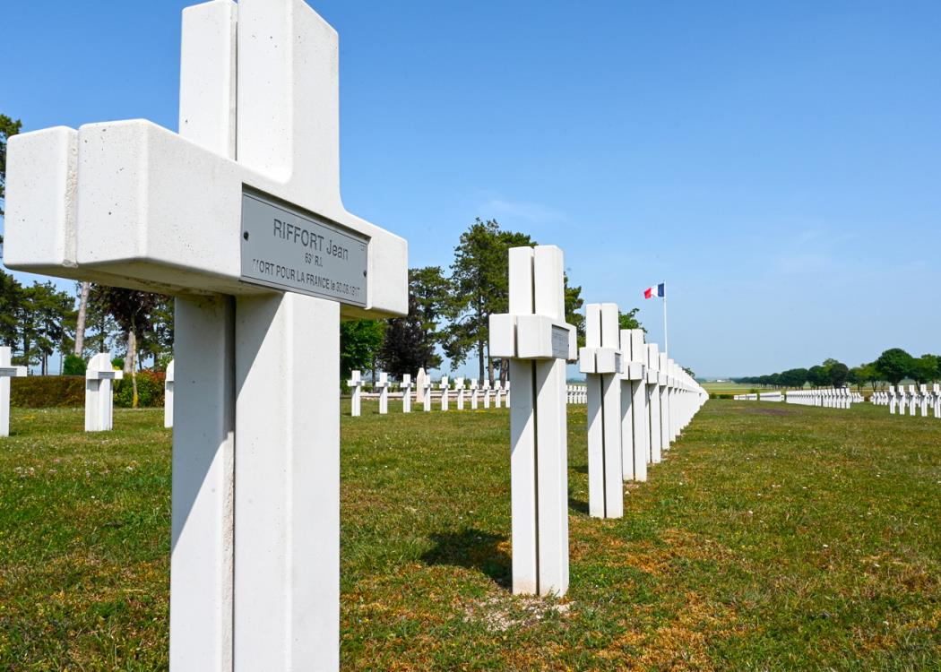 CImetières militaires d'Aubérive