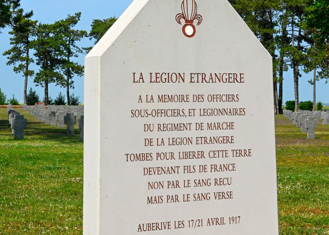 CImetières militaires d'Aubérive