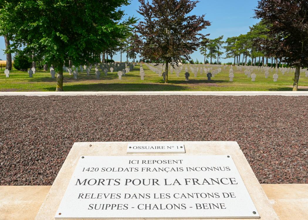 CImetières militaires d'Aubérive