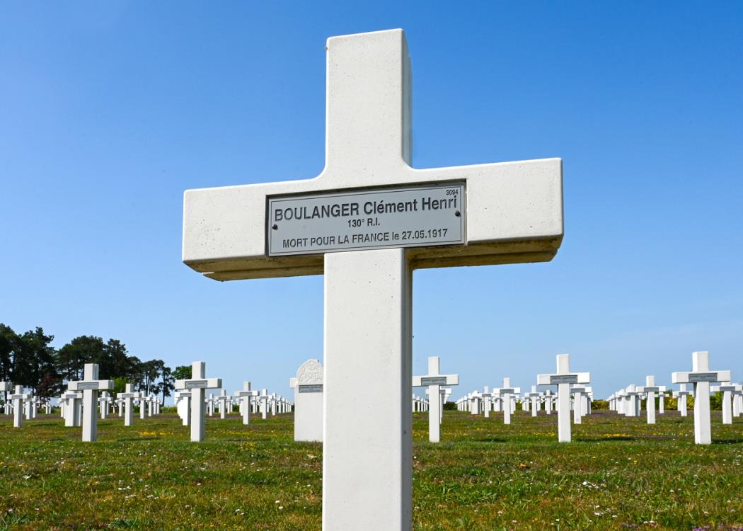 CImetières militaires d'Aubérive