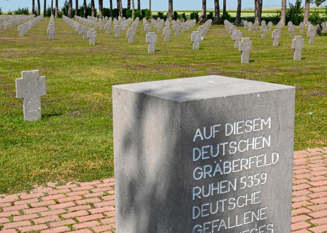 CImetières militaires d'Aubérive