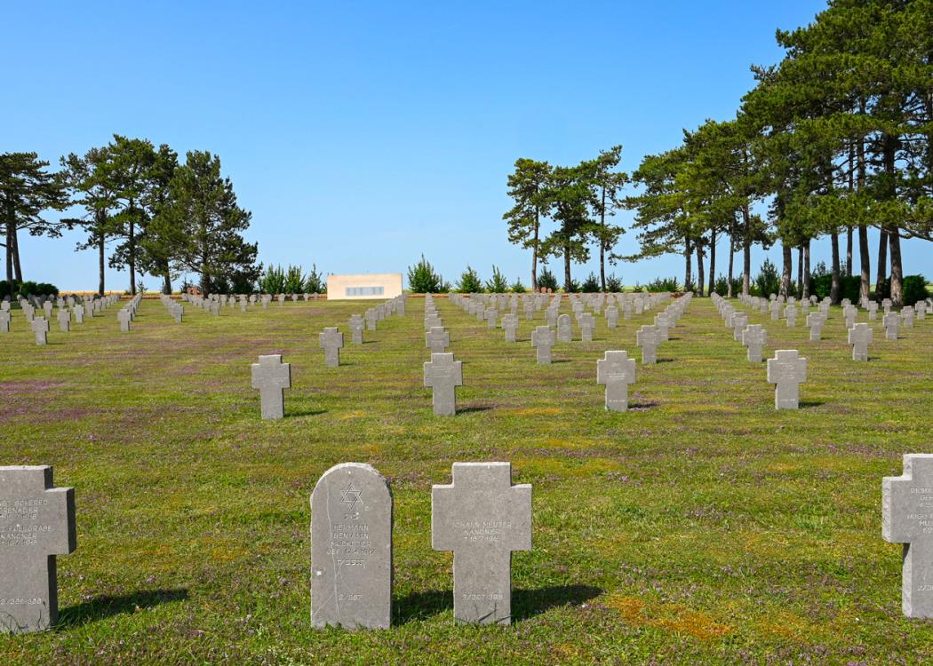 CImetières militaires d'Aubérive