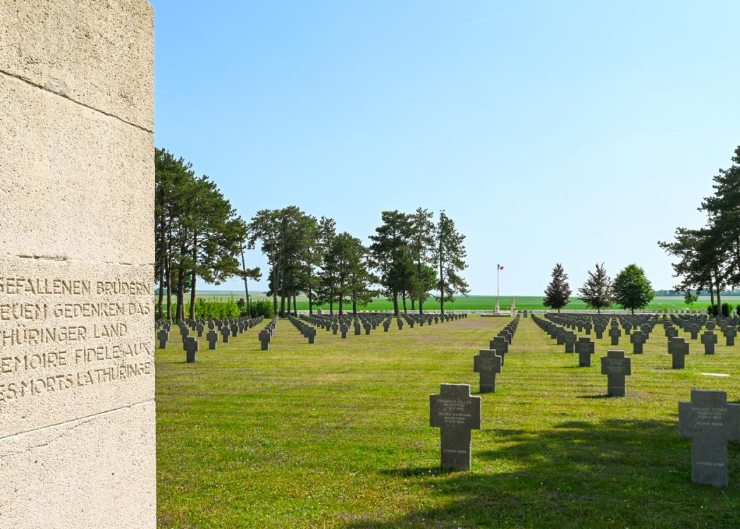 CImetières militaires d'Aubérive