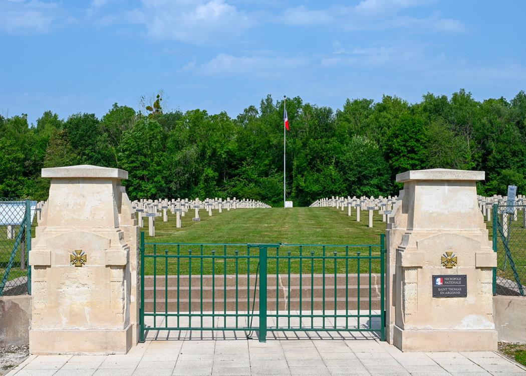 287-Site-funeraires-et-memoriels-14-18-Vienne-le-Chateau-Necropole-nationale-de-Saint-Thomas-en-Argonne-et-ossuaire-de-la-Gruerie-13062025-©-Christophe-Manquillet 287-Site-funeraires-et-memoriels-14-18-Vienne-le-Chateau-Necropole-nationale-de-Saint-Thomas-en-Argonne-et-ossuaire-de-la-Gruerie-13062025-©-Christophe-Manquillet