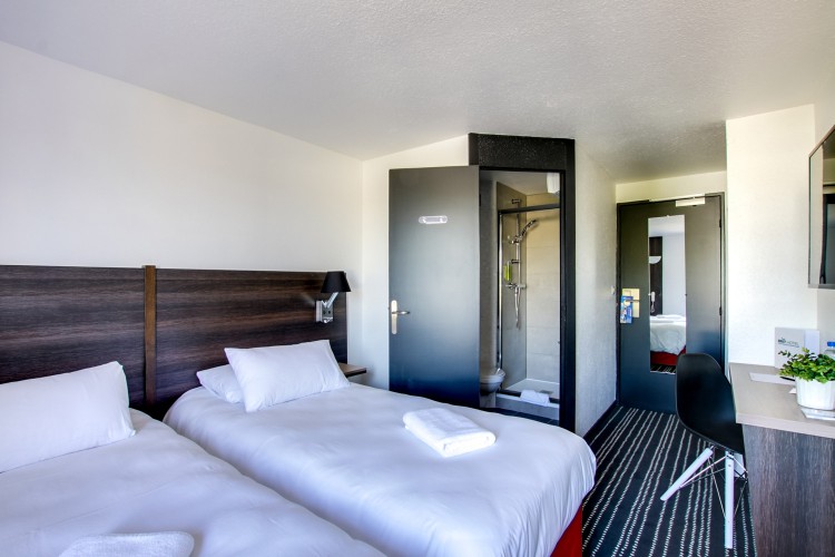 Brit Hotel Reims la Neuvillette - Chambre Confort 2 lits séparés