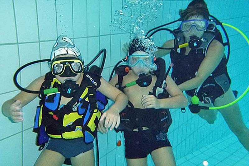 Séance de baptême de plongée à Aqualangres