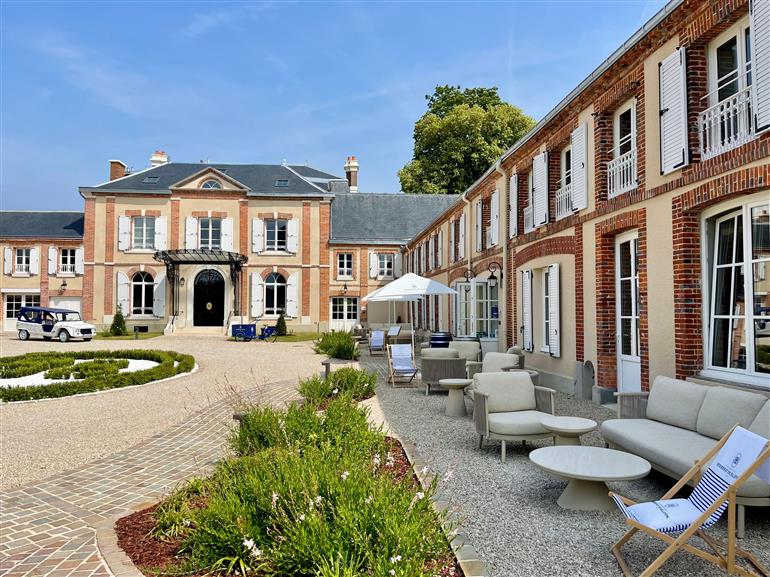Batiment BB - Facade & terrasse
