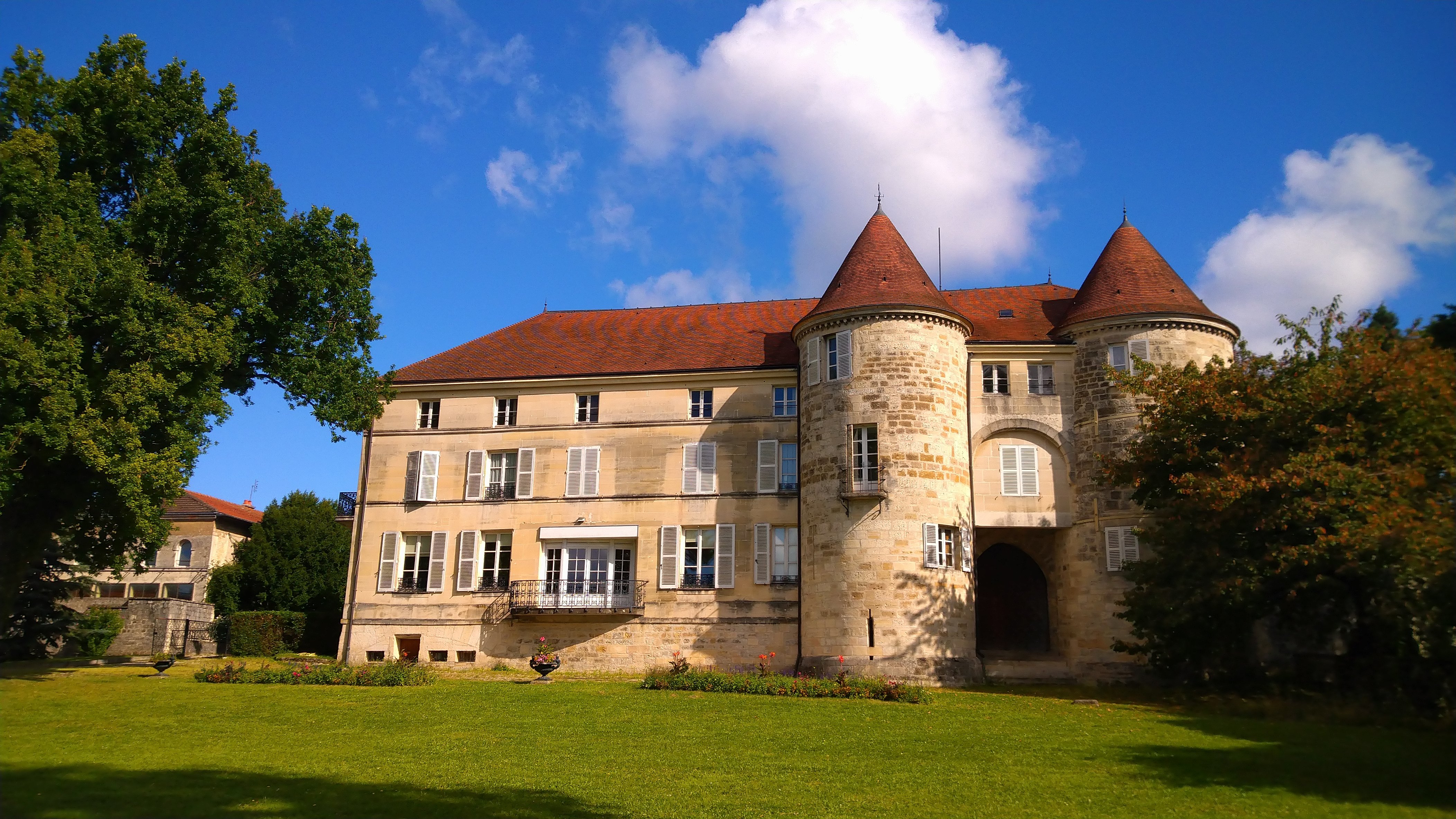 Le Château et ses fortifications