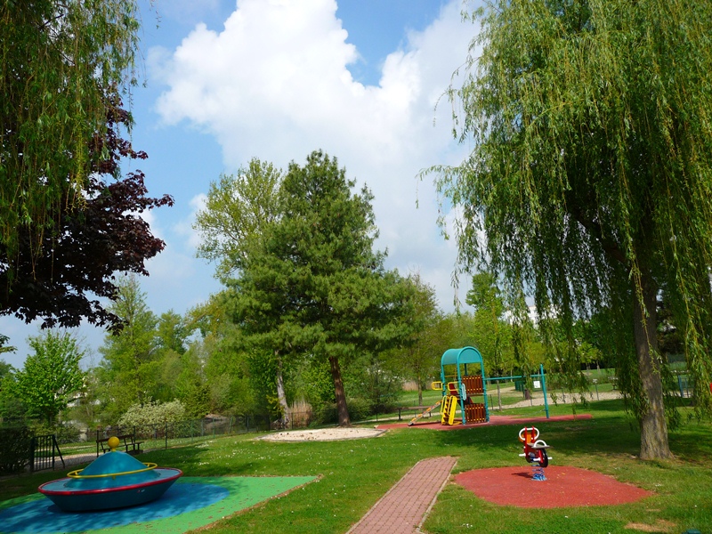 Camping-de-Chalons-Aire-de-jeux - Camping de Châlons-en-Champagne