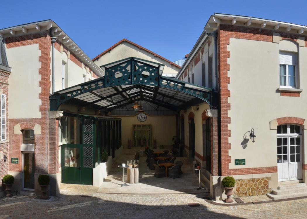 Castel Jeanson 829 @ Michel Jolyot Castel Jeanson 829 @ Michel Jolyot