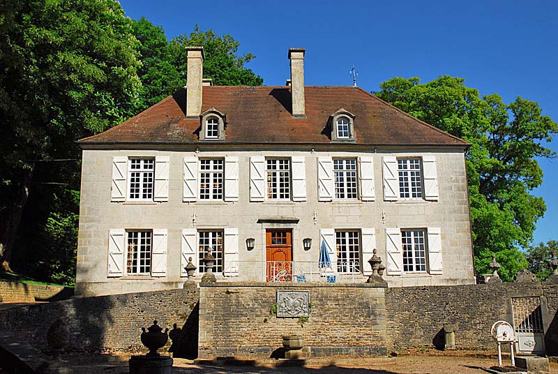 Résidence épiscopale de Montsaugeon