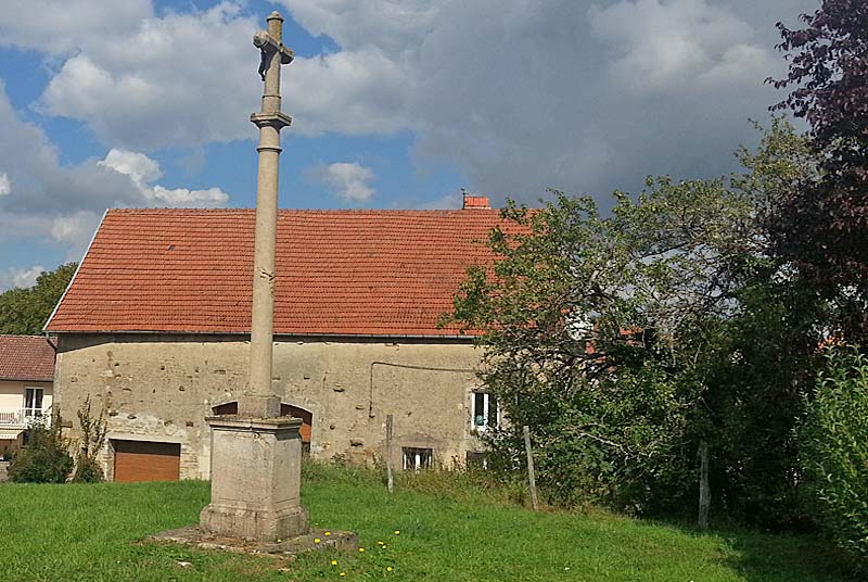 Croix XIXe siècle de Corlée