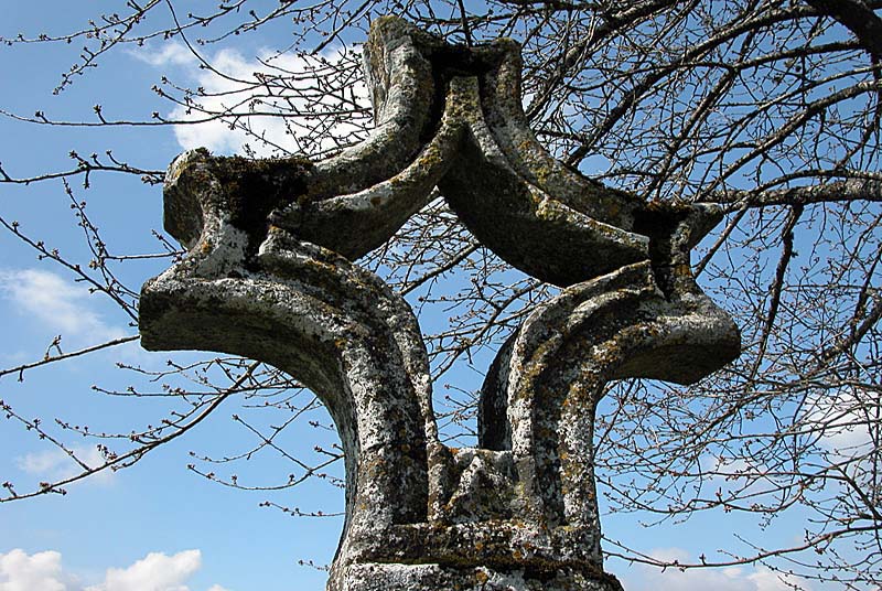 Croix de chemin dite romaine de Perrogney-les-Fontaines