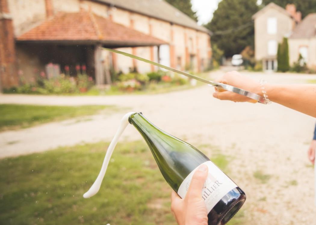 Sabrage en amoureux au Champagne Rosé