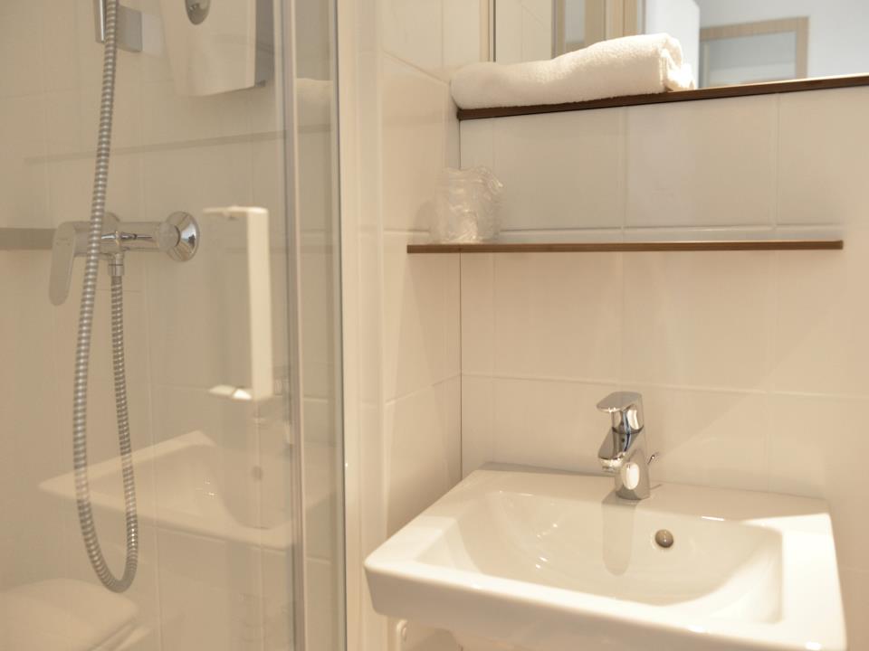 Hôtel Première Classe Reims Nord Bétheny - Linge de toilette et gel douche