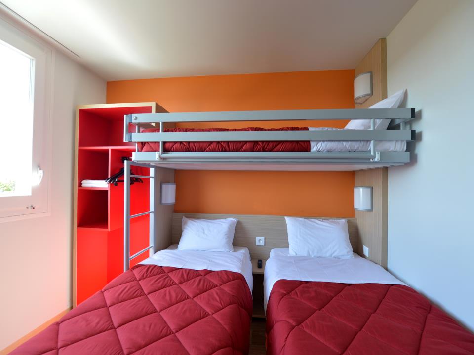 Hôtel Première Classe Reims Nord Bétheny - Chambre triple avec lits jumeaux