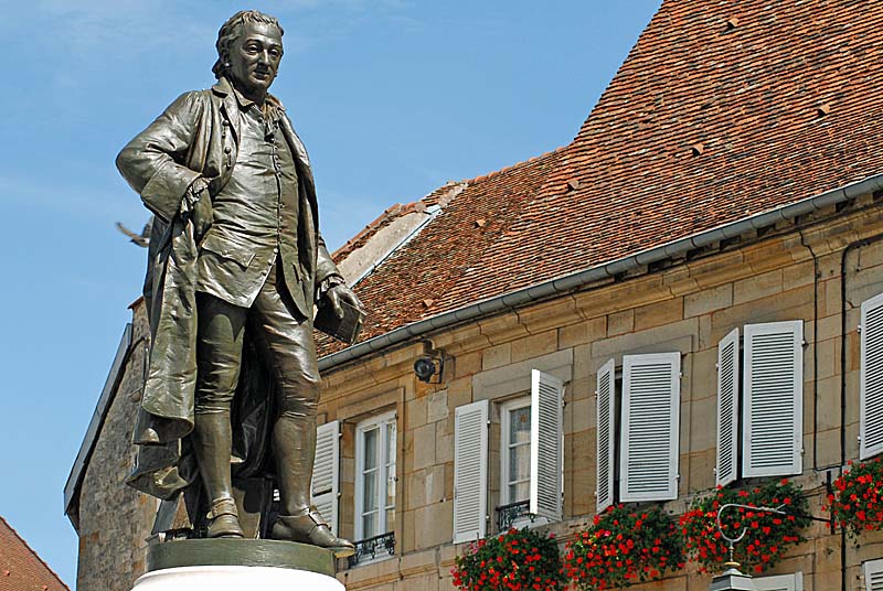 Statue de Denis Diderot à Langres