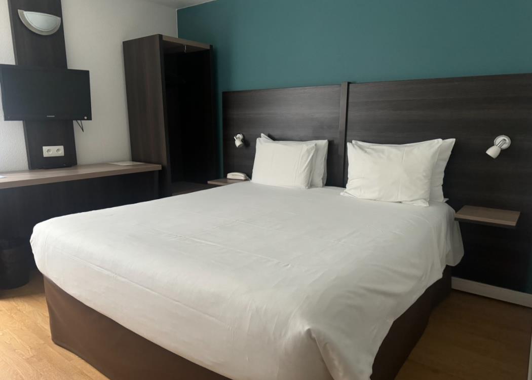 Double Room Double Room