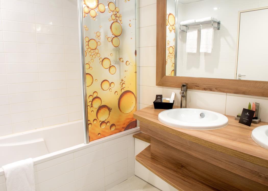 EXECUTIVE-SDB-1 (1) EXECUTIVE-SDB-1 (1)