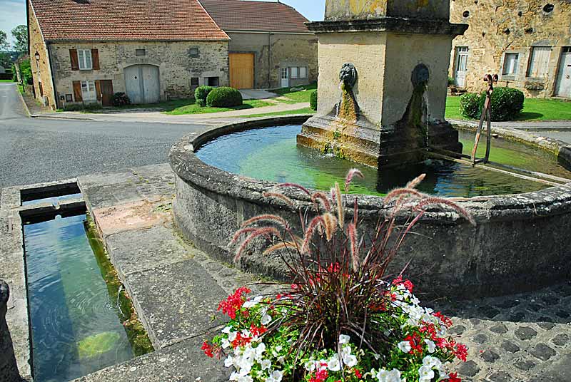 Fontaine de l'obélisque de Montigny-le-Roi
