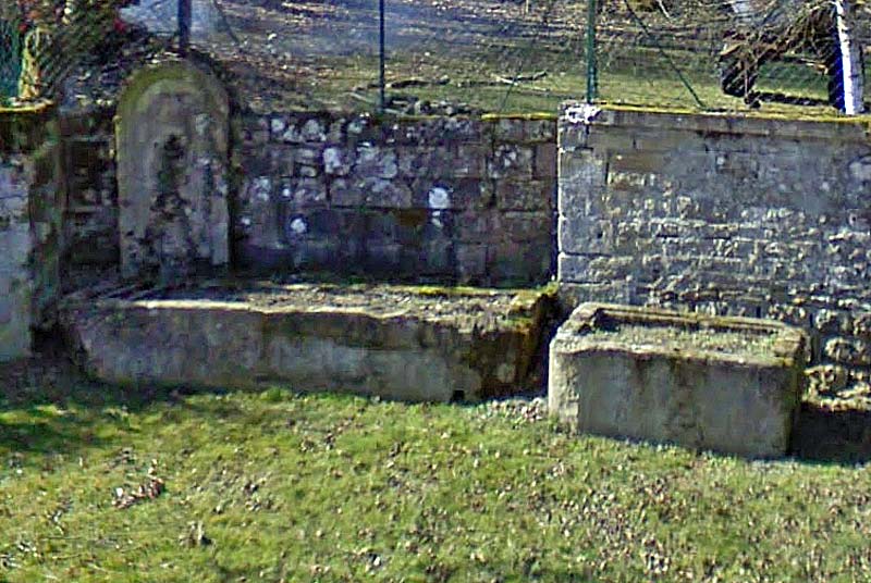 Ancienne fontaine de Récourt