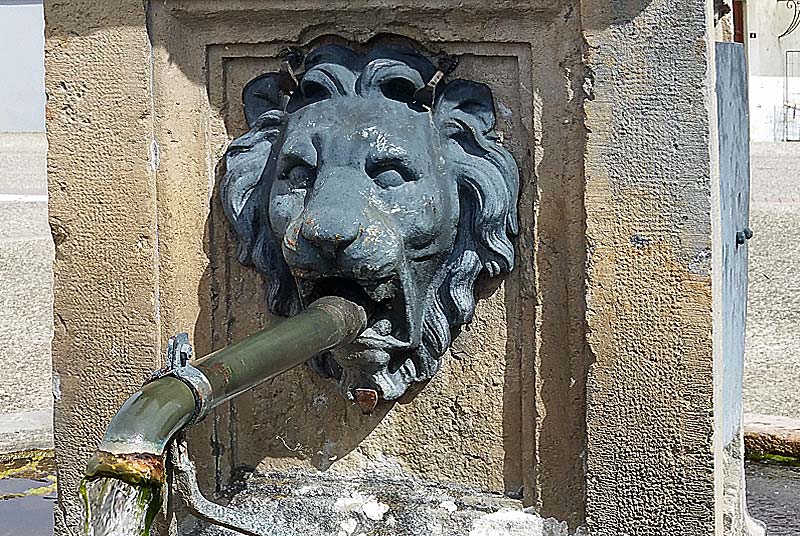 Fontaine à colonne de Vaux-sous-Aubigny