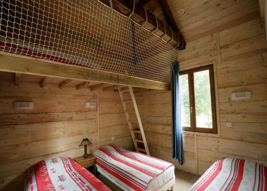 Les Clés d'Emeraude - chambre l'Aigle Pygargue 4 lits avec mezzanine - Outines