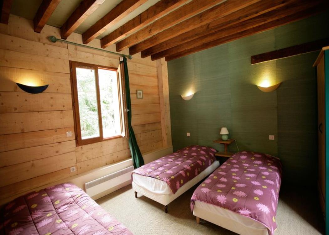 Les Clés d'Emeraude - Chambre Le Héron pourpré - 3 lits - PMR - Outines