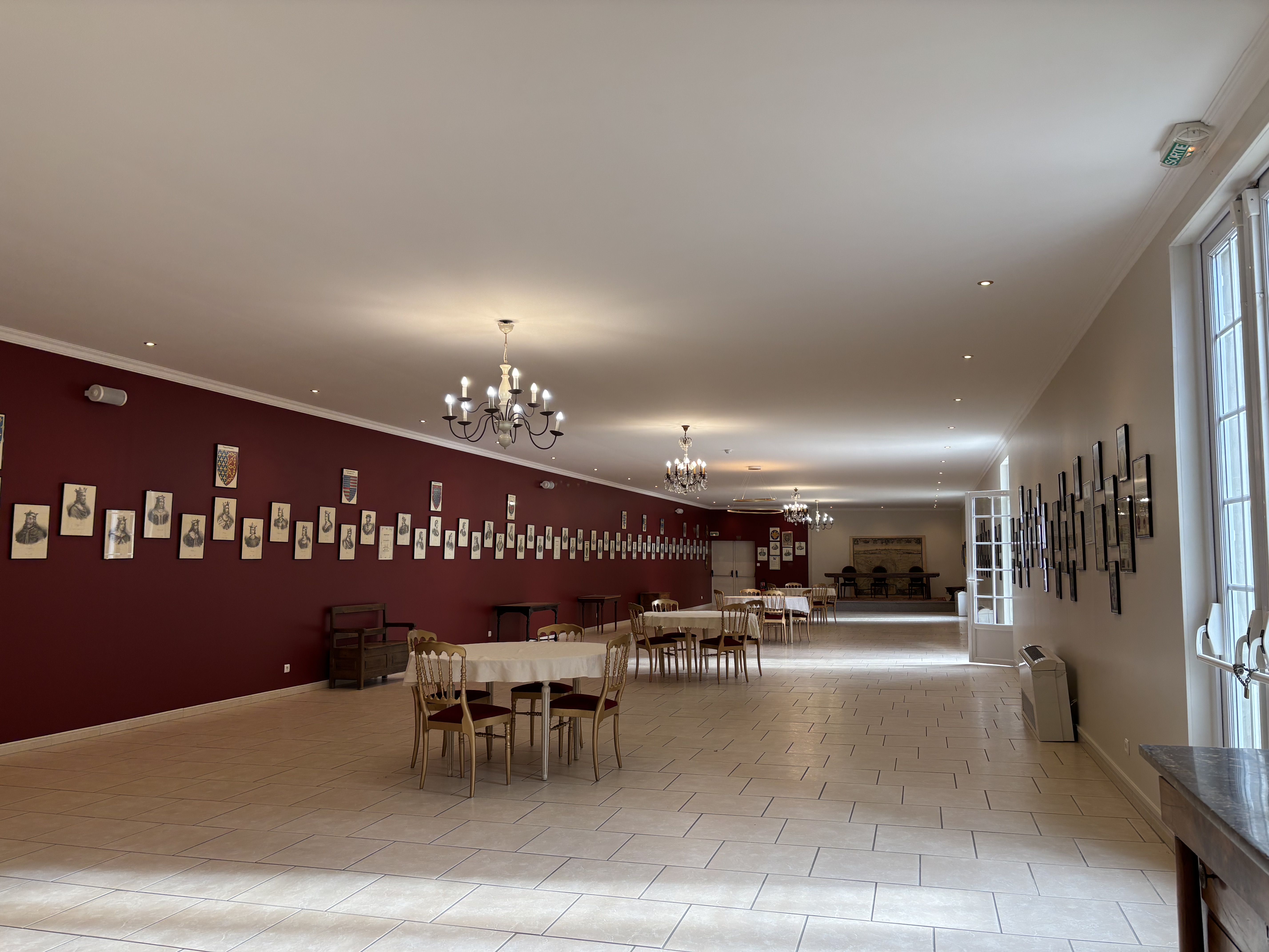 Galerie des Rois  - Château de Pierry 