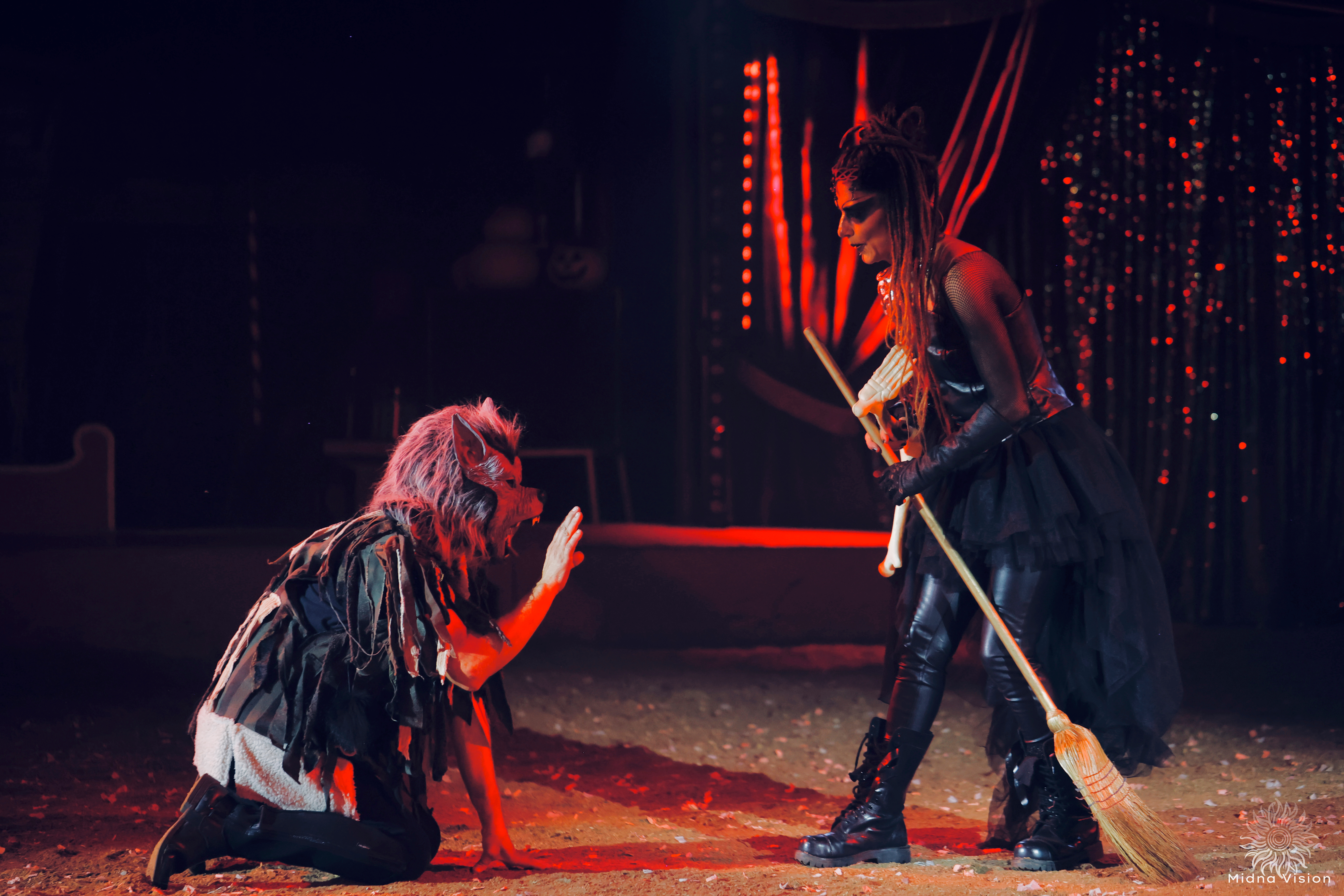 Halloween Freaks Show - Mina Vision