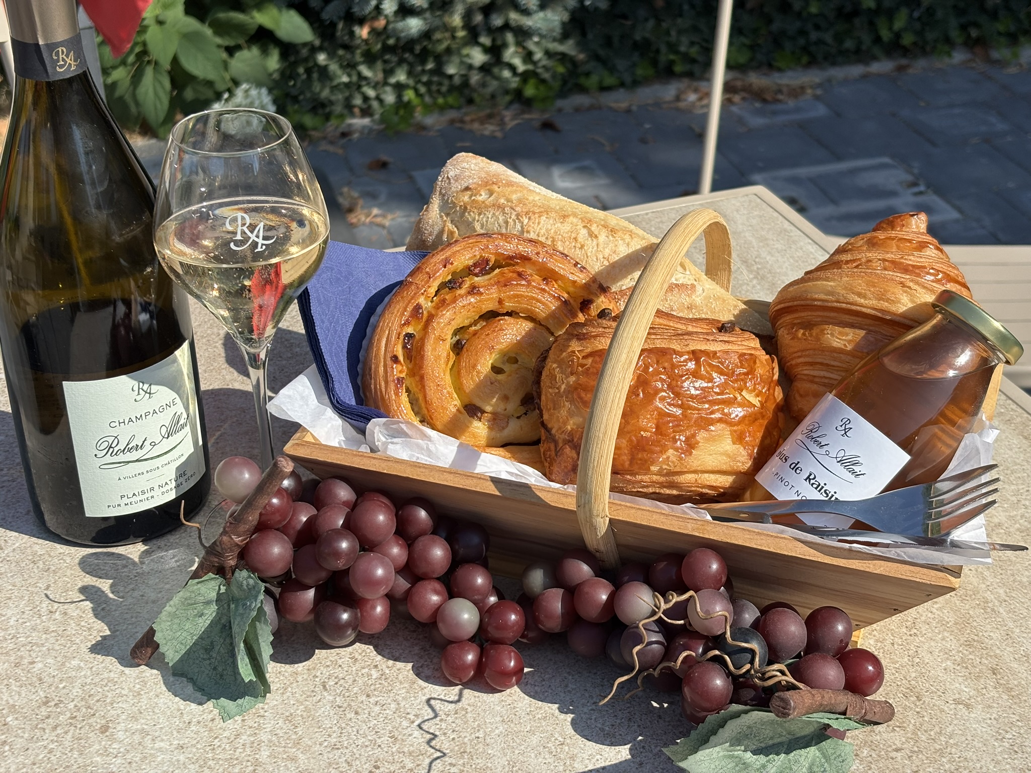 Bulles et petit-déjeuner chez le vigneron - Champagne Robert Allait
