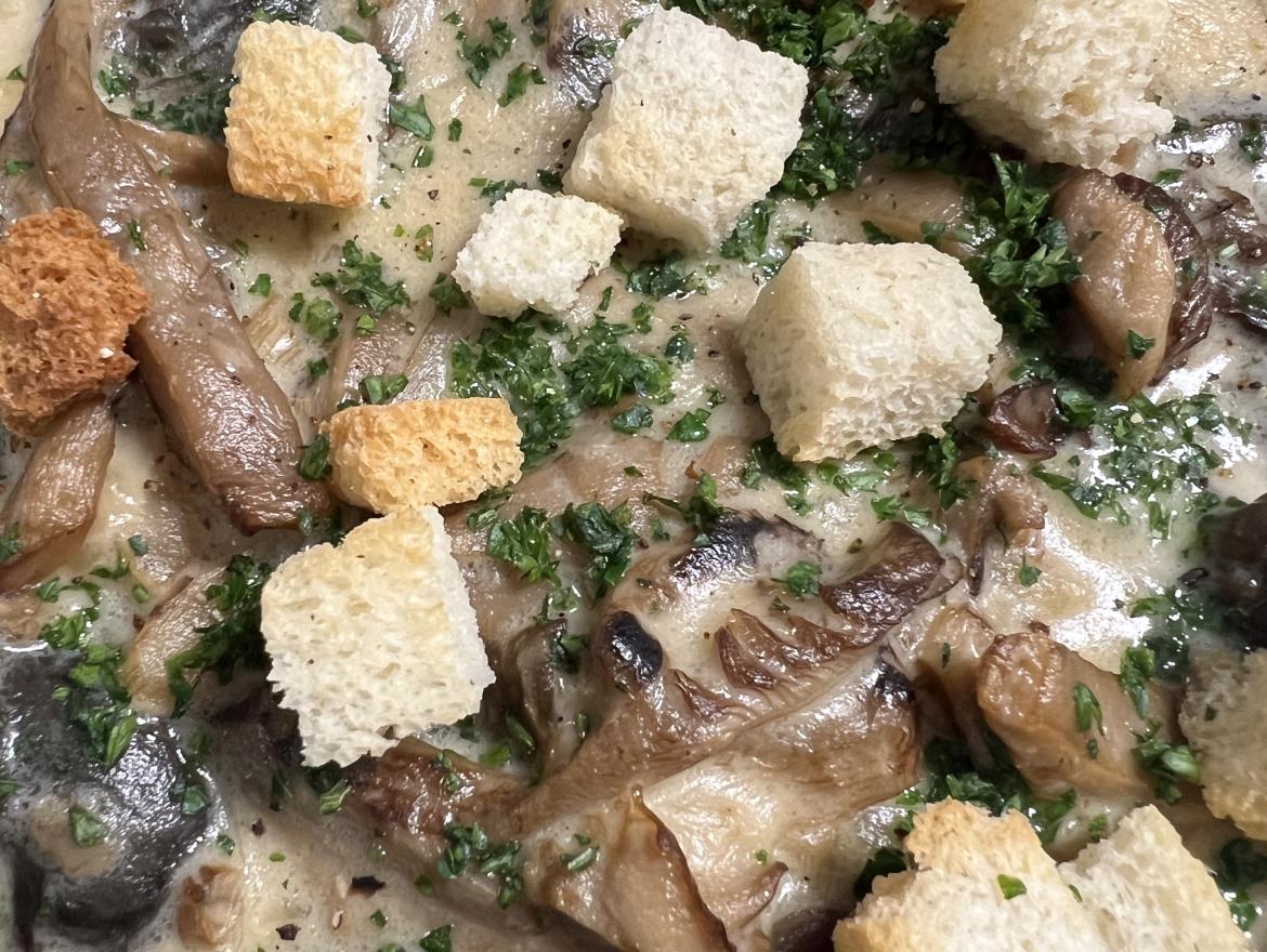 La Cassolette d’Escargots au Champagne et Champignons