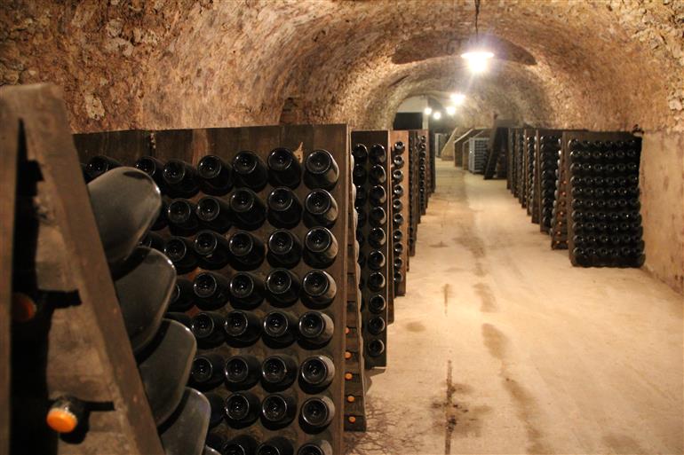 Caves Champagne A.D. Coutelas
