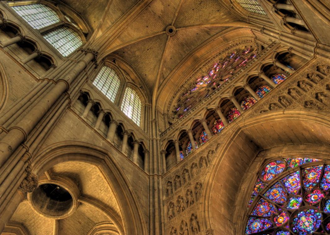 Interieur-Cathedrale-Notre-dame-de-Reims-visite-guidee-4